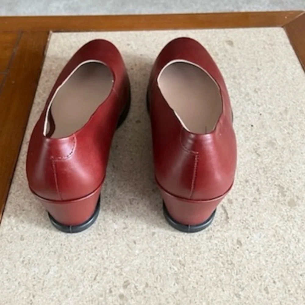 Ecco Women’s red Burgundy slip on dress shoe pumps NEW Size 6 wedge heel Comfort